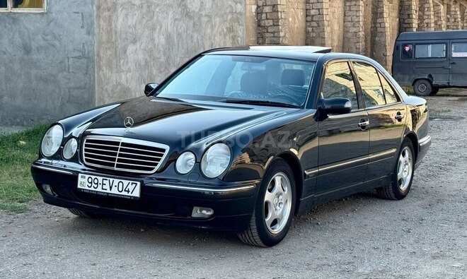Mercedes E 280 2001, 262,300 km - 2.8 l - Gəncə