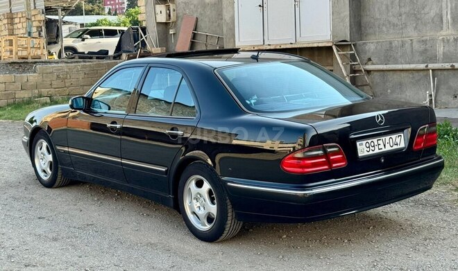Mercedes E 280 2001, 262,300 km - 2.8 l - Gəncə