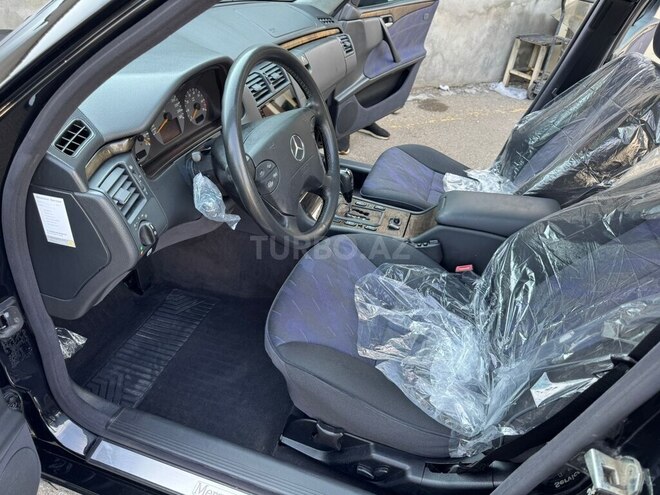 Mercedes E 280 2001, 262,300 km - 2.8 l - Gəncə