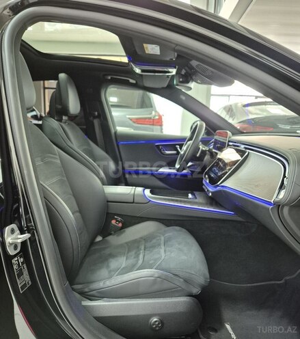 Mercedes E 300 e 2023, 17,000 km - 2.0 л - Bakı