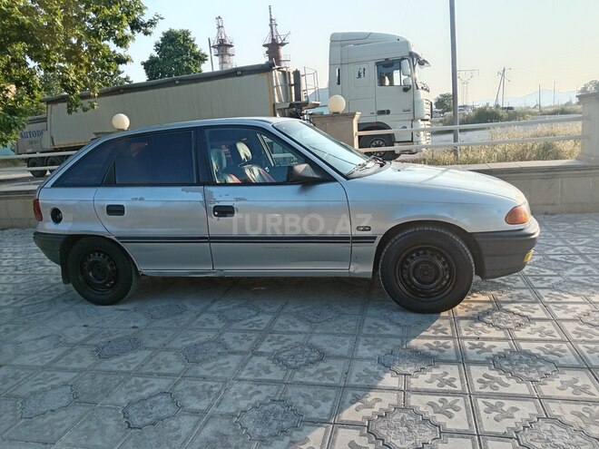 Opel Astra 1993, 454,200 km - 1.6 l - Qazax