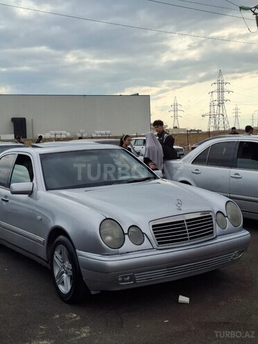 Mercedes E 230 1995, 370,000 km - 2.3 l - Bakı