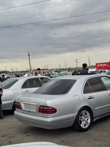 Mercedes E 230 1995, 370,000 km - 2.3 l - Bakı