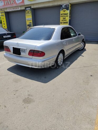 Mercedes E 270 2001, 445,452 km - 2.7 l - Sumqayıt