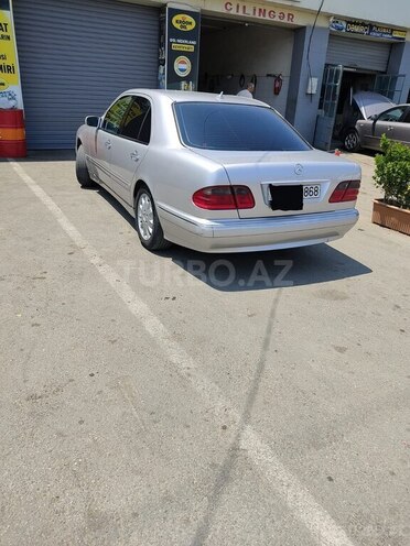 Mercedes E 270 2001, 445,452 km - 2.7 l - Sumqayıt