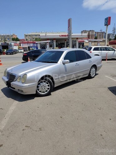 Mercedes E 270 2001, 445,452 km - 2.7 l - Sumqayıt