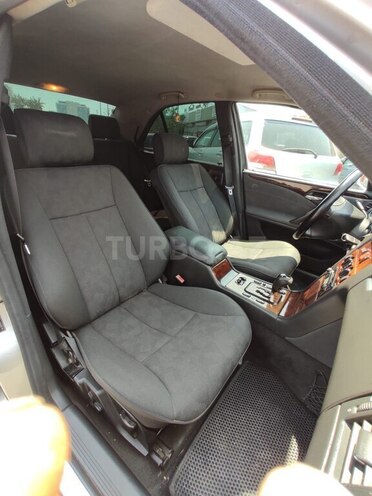 Mercedes E 270 2001, 445,452 km - 2.7 l - Sumqayıt