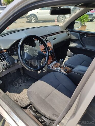 Mercedes E 270 2001, 445,452 km - 2.7 l - Sumqayıt