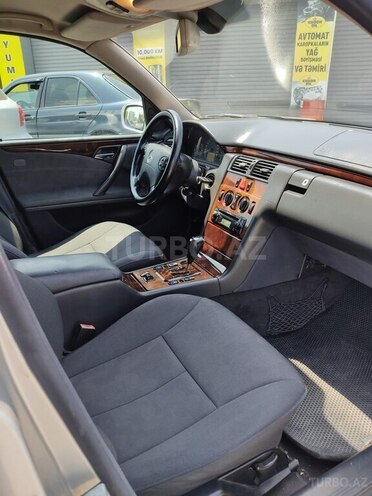 Mercedes E 270 2001, 445,452 km - 2.7 l - Sumqayıt