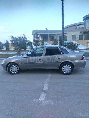 Opel Vectra 1997, 340,000 km - 1.6 l - Sumqayıt