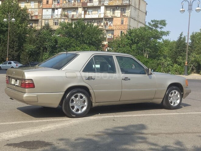 Mercedes E 250 1993, 432,845 km - 2.5 l - Bakı