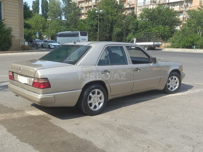 Mercedes E 250 1993, 432,845 km - 2.5 l - Bakı