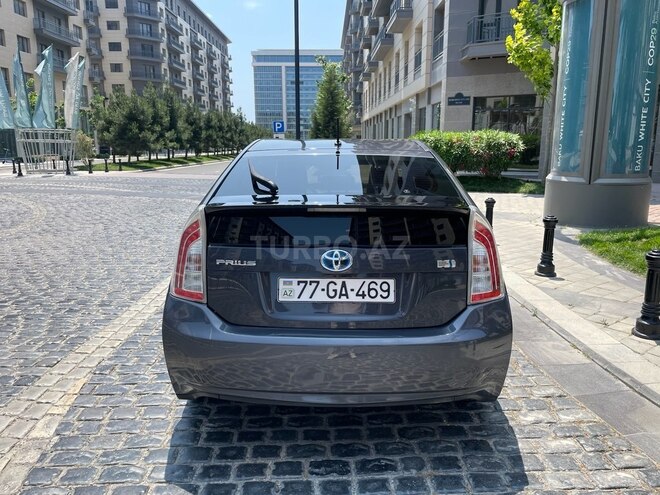 Toyota Prius-6