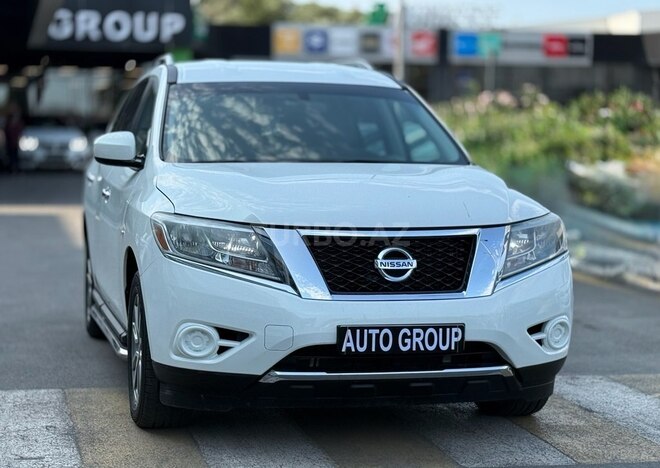 Nissan Pathfinder-2