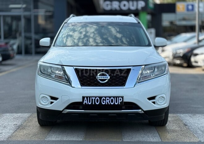 Nissan Pathfinder-1
