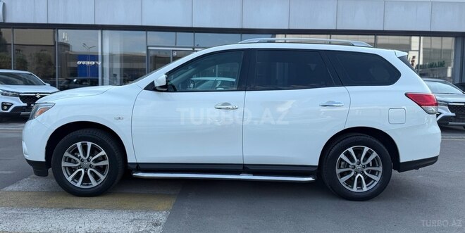Nissan Pathfinder-12