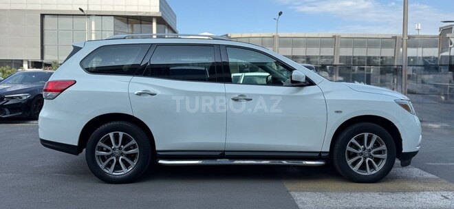 Nissan Pathfinder-11