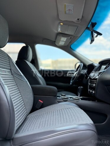 Nissan Pathfinder-18