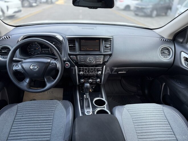 Nissan Pathfinder-17