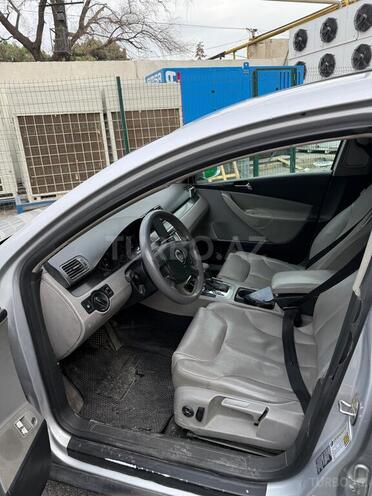 Volkswagen Passat 2005, 280,000 km - 2.0 l - Bakı