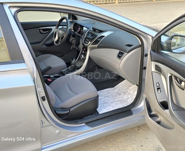 Hyundai Elantra 2015, 95,000 km - 1.8 l - Bakı