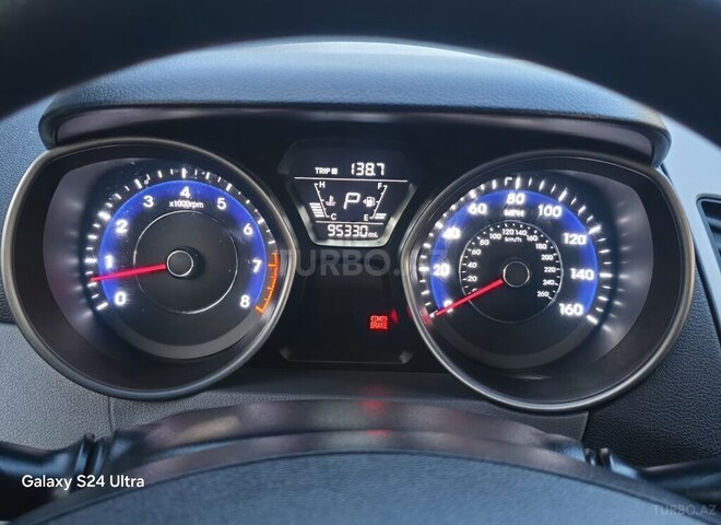 Hyundai Elantra 2015, 95,000 km - 1.8 l - Bakı