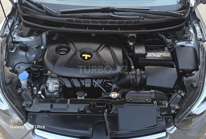 Hyundai Elantra 2015, 95,000 km - 1.8 l - Bakı
