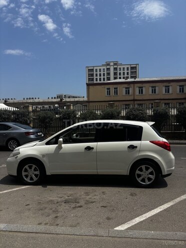 Nissan Tiida-8