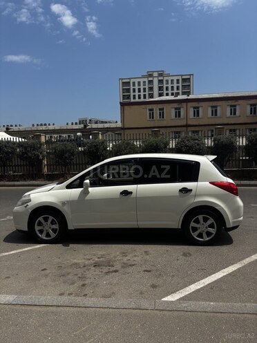 Nissan Tiida-6