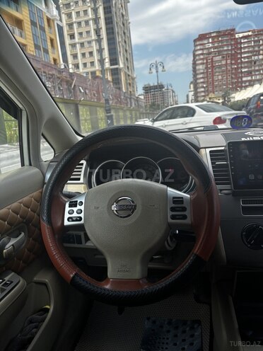 Nissan Tiida-5