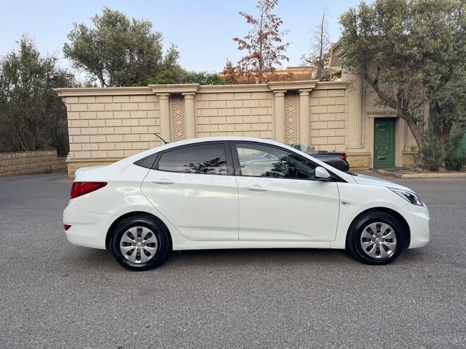Hyundai Accent 2015, 150,000 km - 1.4 л - Bakı