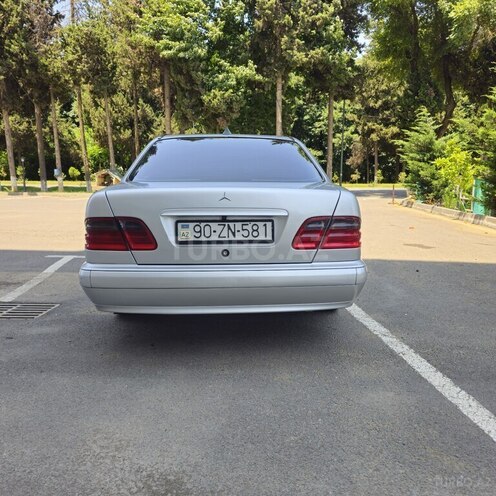 Mercedes E 270 2001, 359,573 km - 2.7 l - Masallı