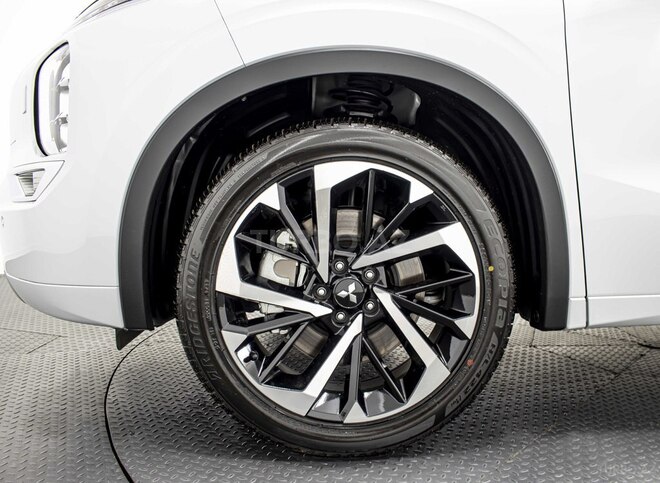 Mitsubishi Outlander 2025, 0 km - 2.5 l - Bakı