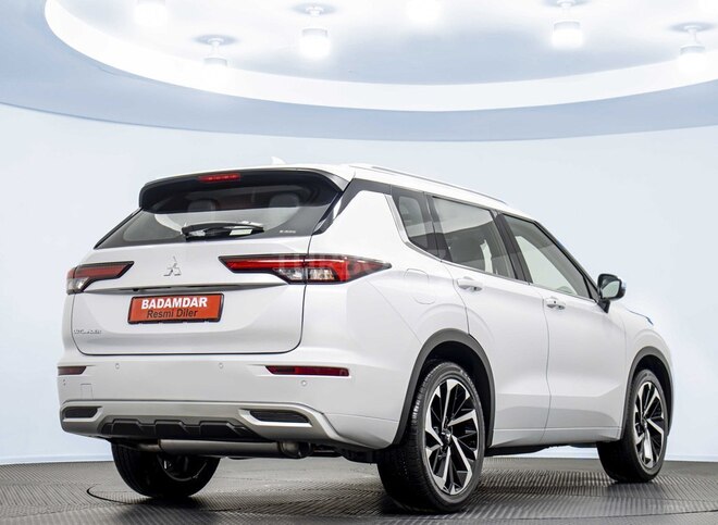 Mitsubishi Outlander 2025, 0 km - 2.5 l - Bakı