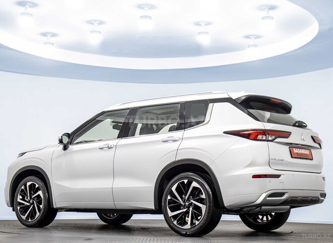 Mitsubishi Outlander 2025, 0 km - 2.5 l - Bakı