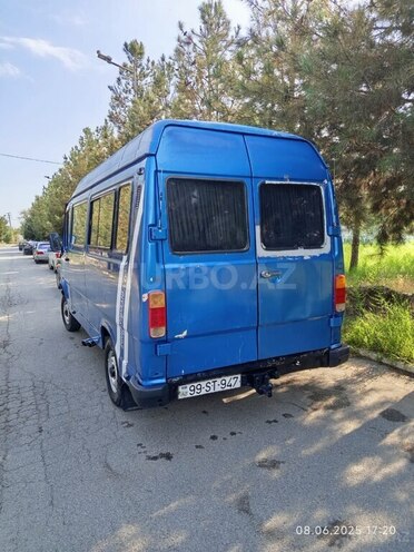 Mercedes 208 D 1991, 200,000 km - 2.3 l - Şirvan