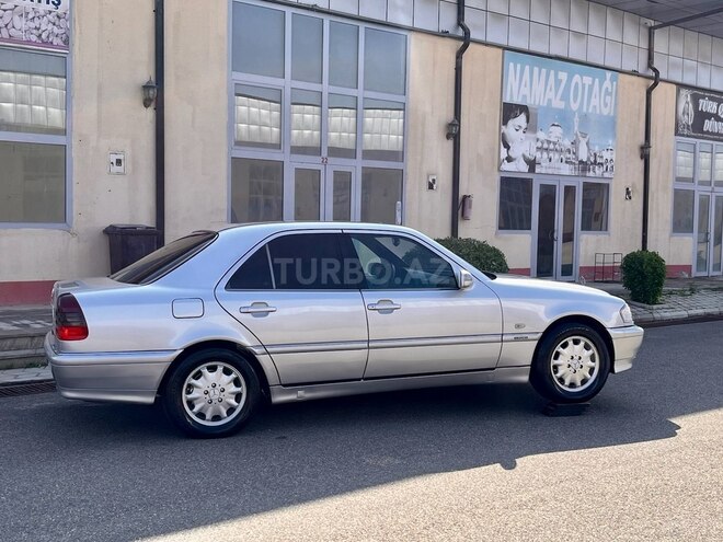 Mercedes C 200-8
