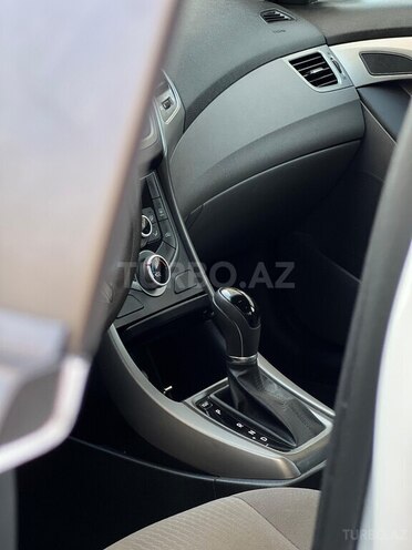 Hyundai Elantra 2015, 107,000 km - 1.8 л - Bakı