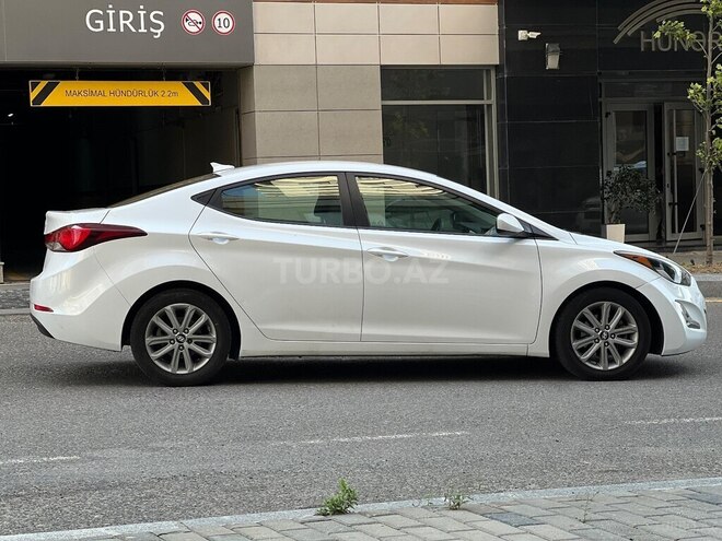 Hyundai Elantra 2015, 107,000 km - 1.8 л - Bakı