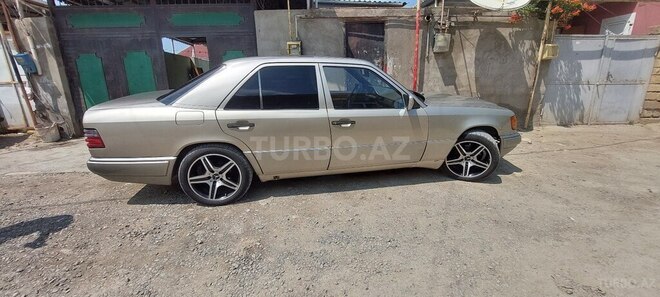 Mercedes E 200 1994, 453,000 km - 2.0 l - Bakı
