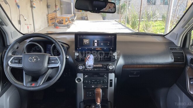 Toyota Land Cruiser Prado-18