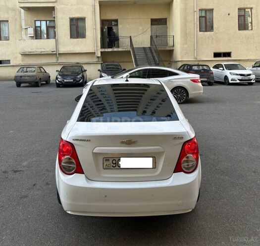 Chevrolet Aveo-5