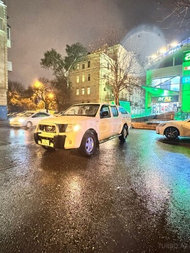 Nissan Navara 2008, 292,000 km - 2.5 l - Bakı