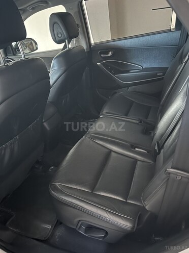 Hyundai Grand Santa Fe-9