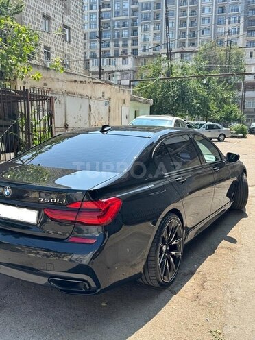 BMW 750 2016, 186,000 km - 4.4 l - Bakı