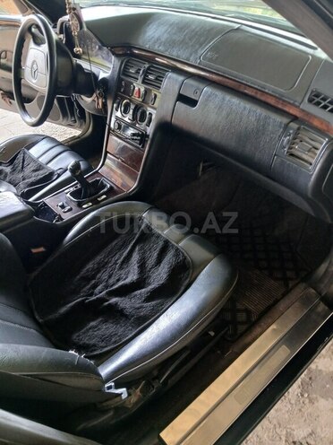 Mercedes E 220 d 1996, 89,958 km - 2.2 l - Sabirabad