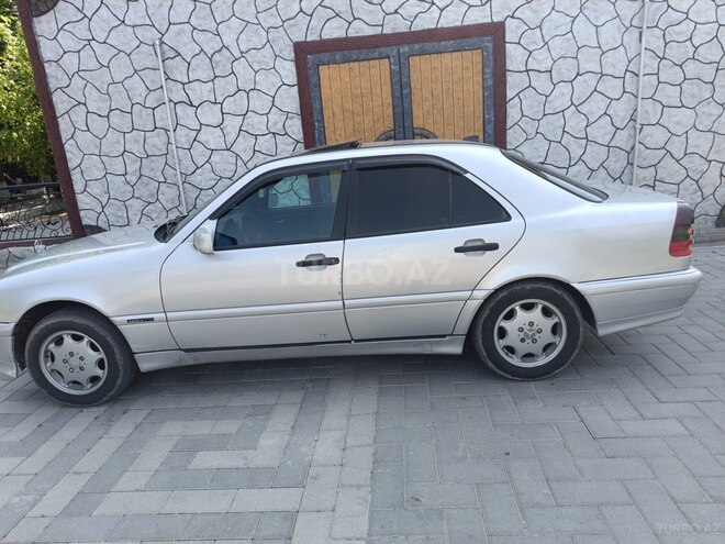 Mercedes C 280 1995, 425,724 km - 2.8 l - Saatlı