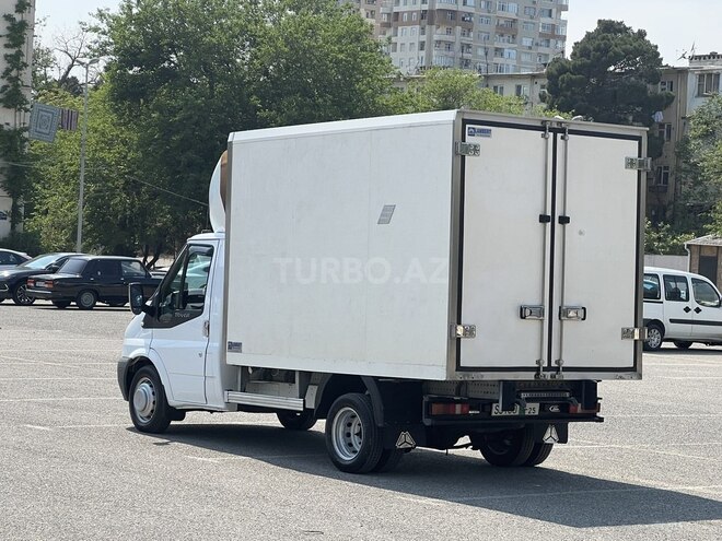 Ford Transit-3