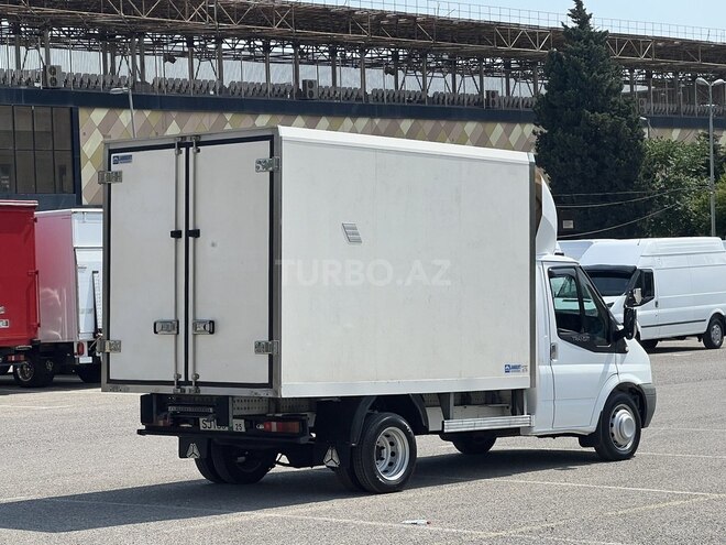 Ford Transit-4