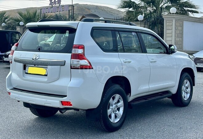 Toyota Land Cruiser Prado-5